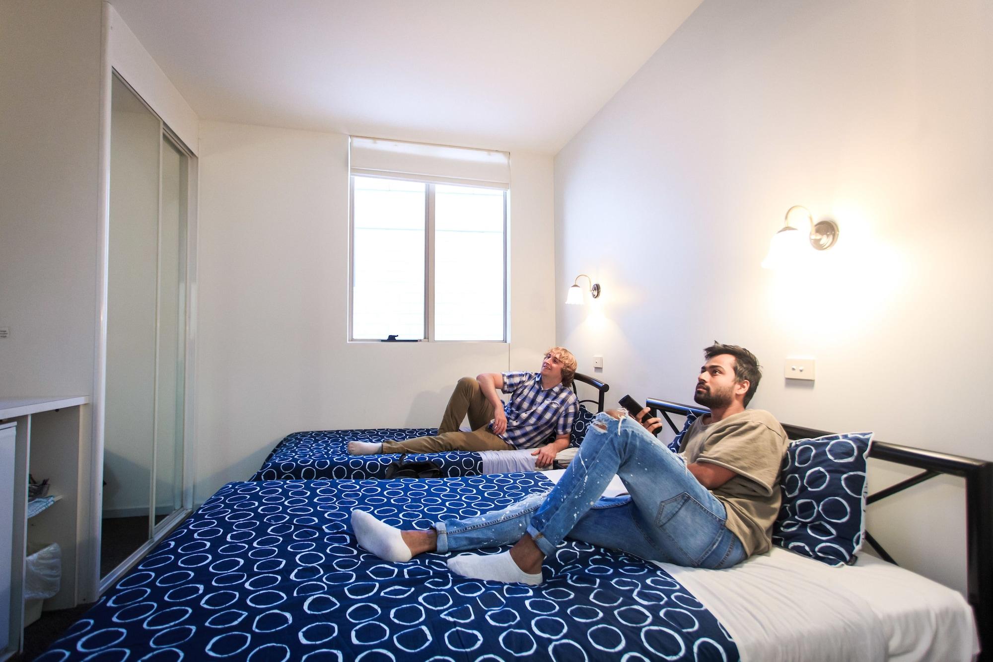 Yha Hobart Central Экстерьер фото