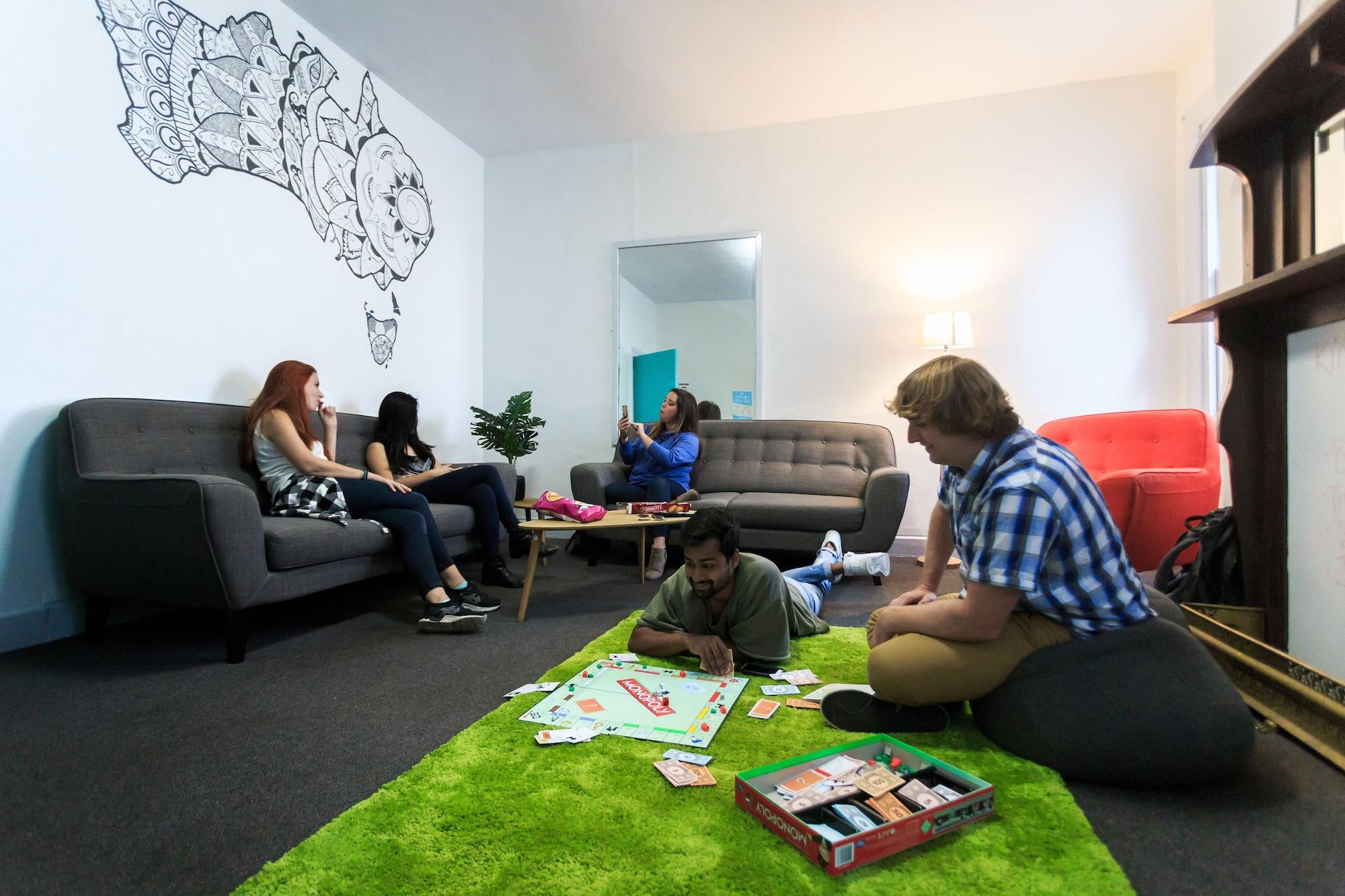 Yha Hobart Central Экстерьер фото