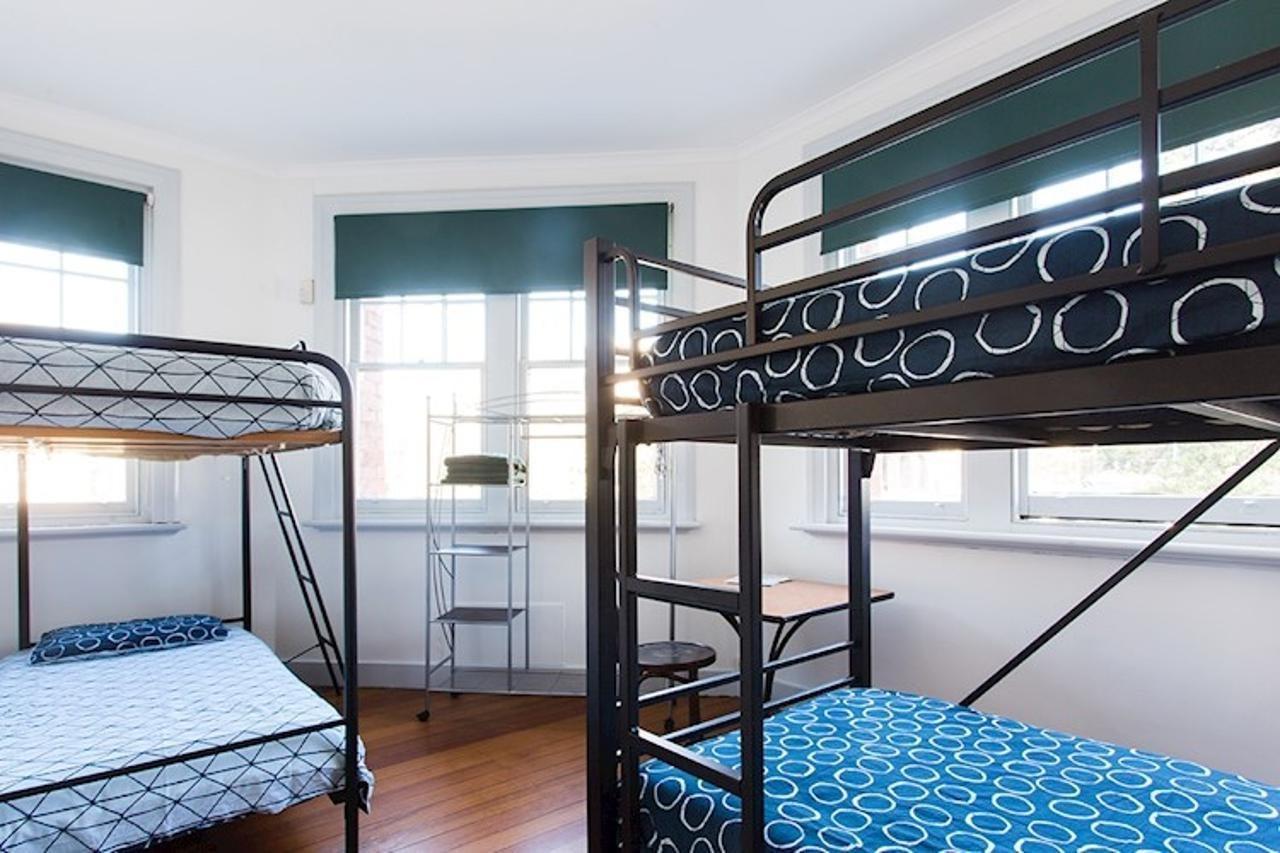 Yha Hobart Central Экстерьер фото