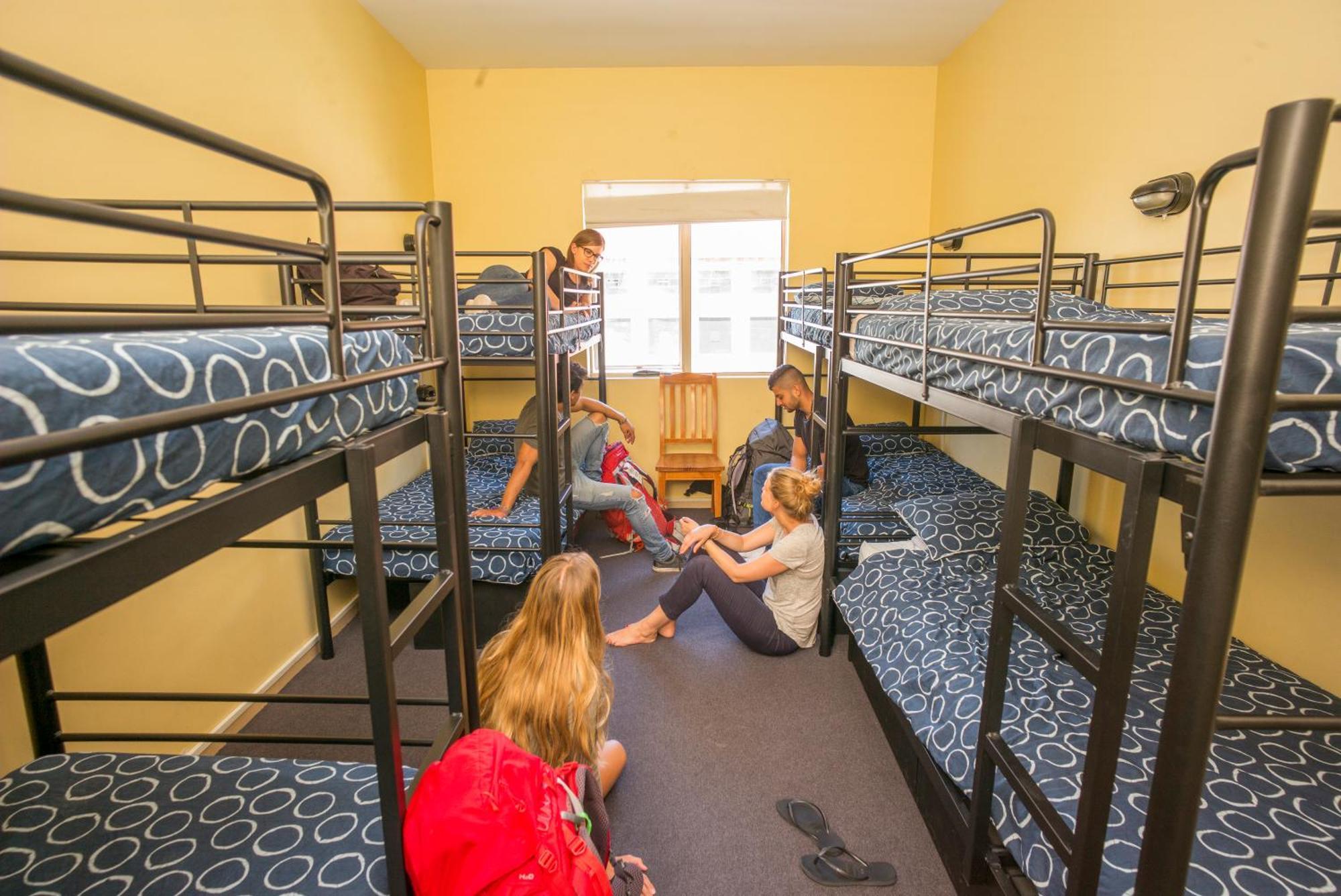Yha Hobart Central Экстерьер фото