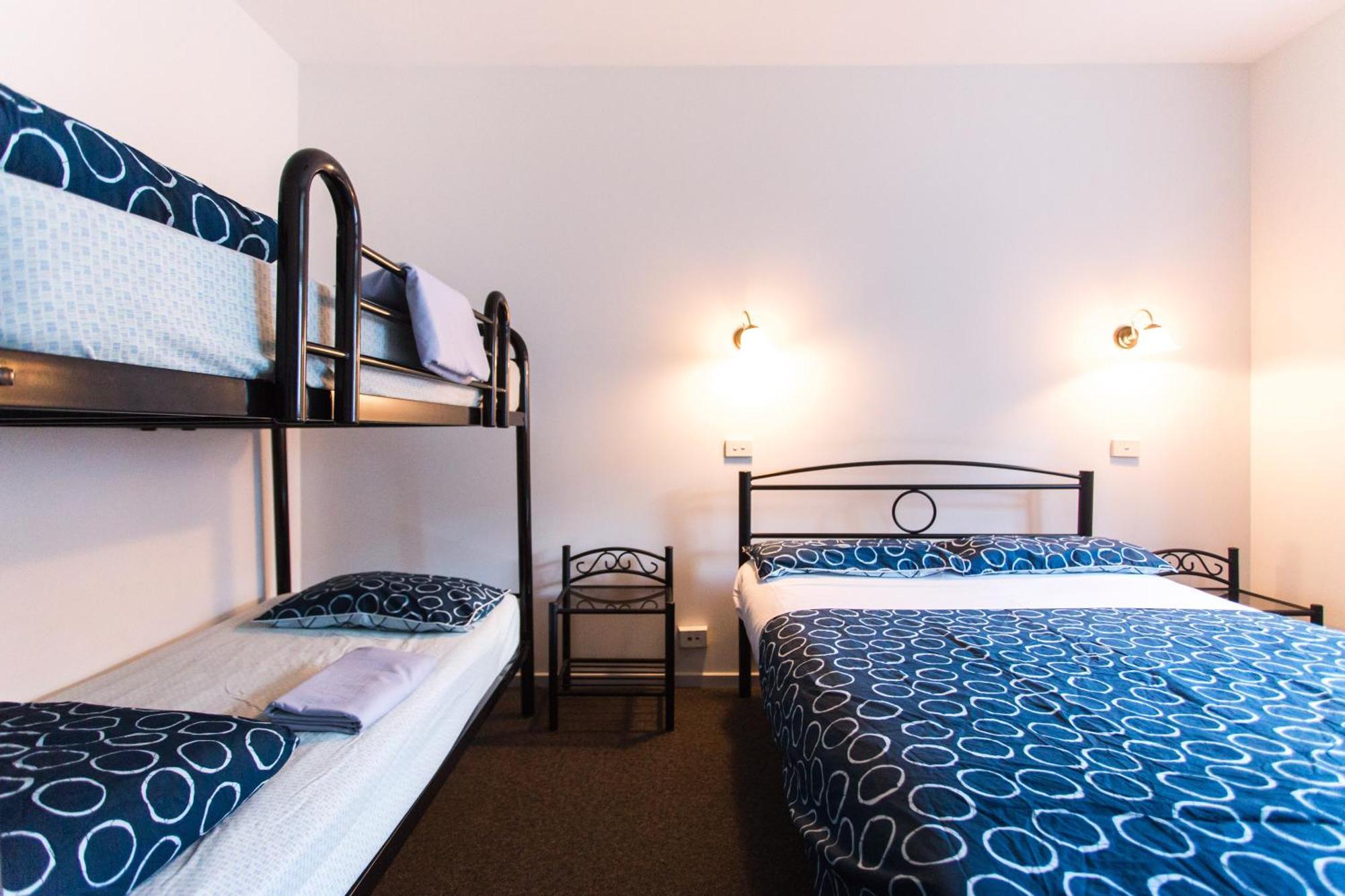 Yha Hobart Central Экстерьер фото