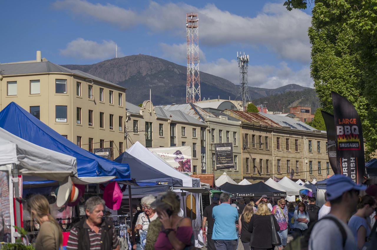 Yha Hobart Central Экстерьер фото
